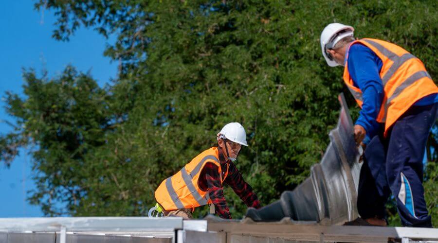 Expert top industrial roofings services in Cornland, IL